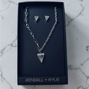 Kendall & Kylie Silver Necklace and Earring Set